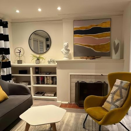 Double Bedroom On Up Or 3 Bedrooms In Basement Near Eglinton Subway Station 多伦多 外观 照片
