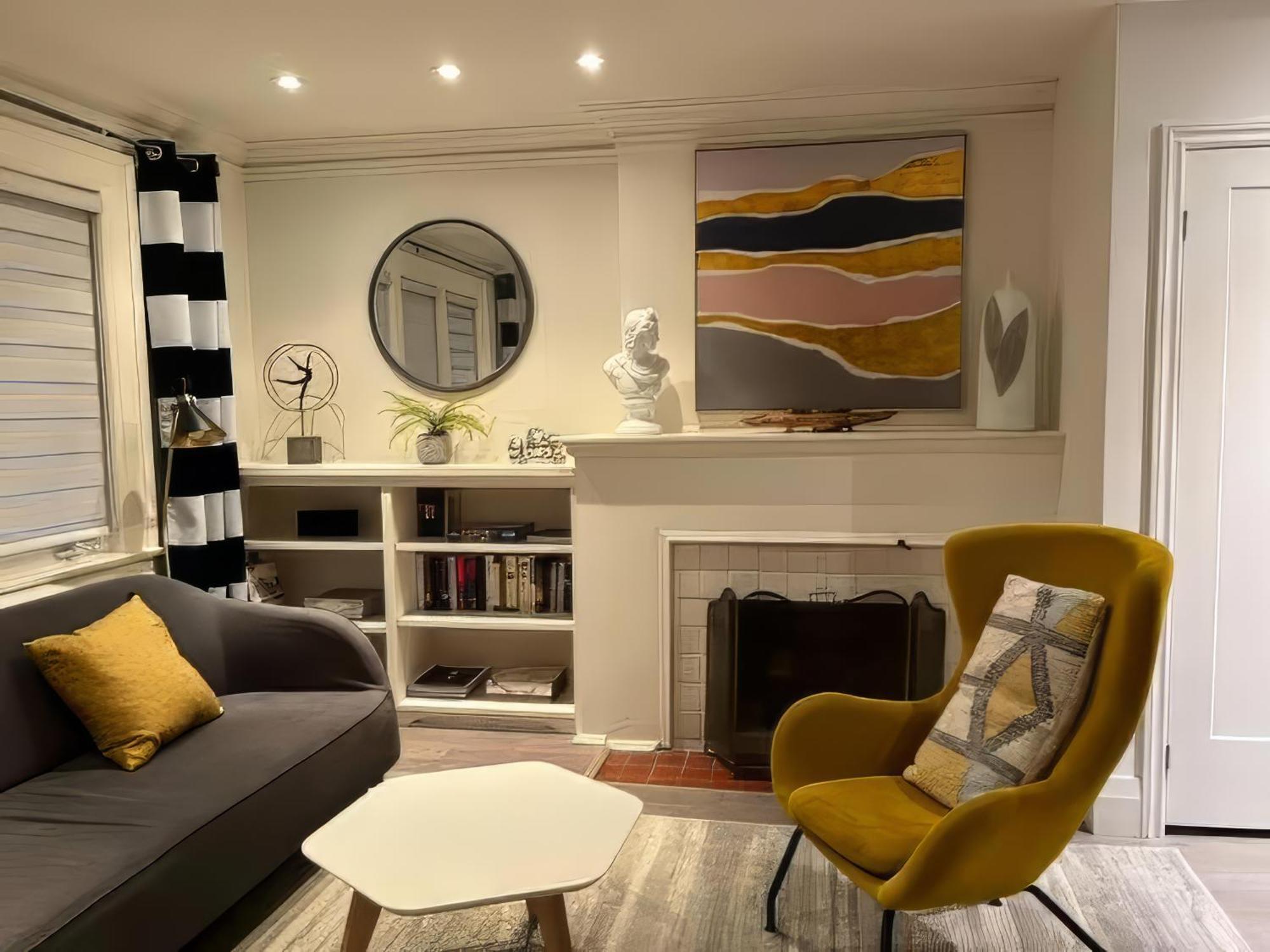 Double Bedroom On Up Or 3 Bedrooms In Basement Near Eglinton Subway Station 多伦多 外观 照片