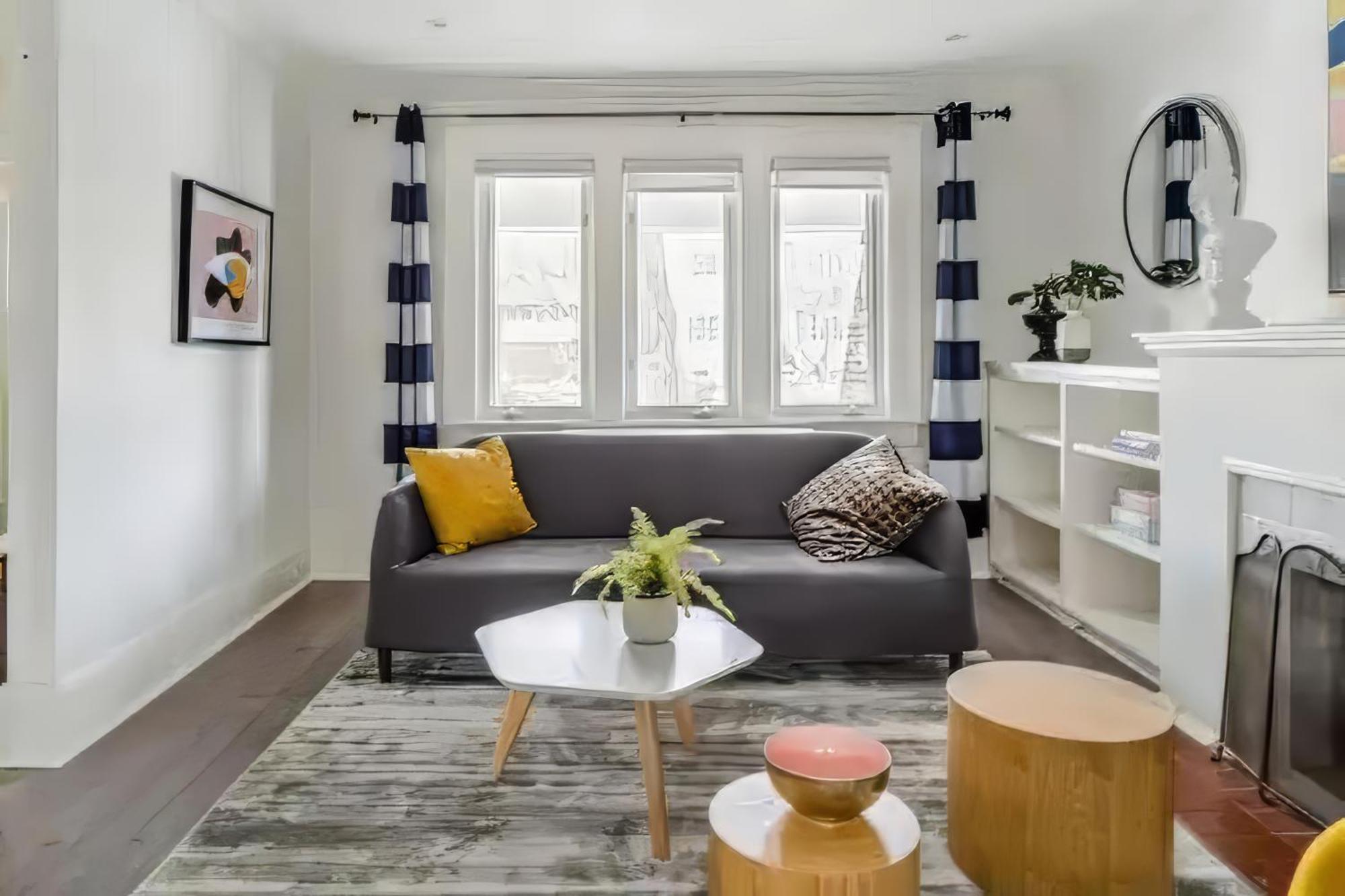 Double Bedroom On Up Or 3 Bedrooms In Basement Near Eglinton Subway Station 多伦多 外观 照片
